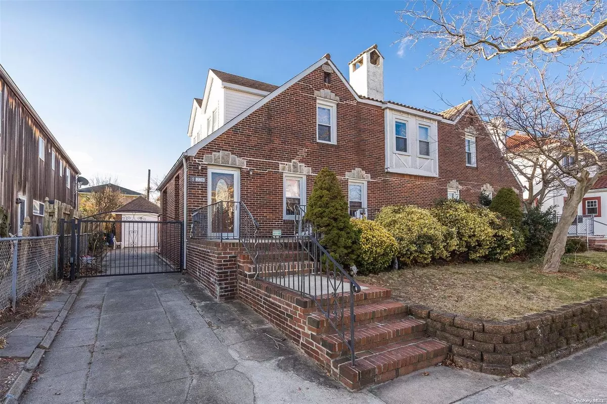 Long Beach, NY 11561,226 W Walnut ST