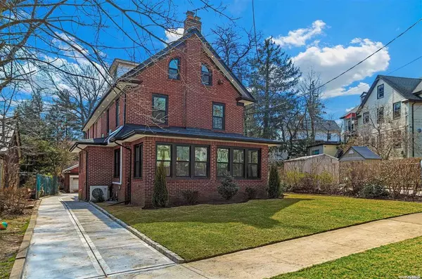 176-12 Croydon RD, Jamaica Estates, NY 11432