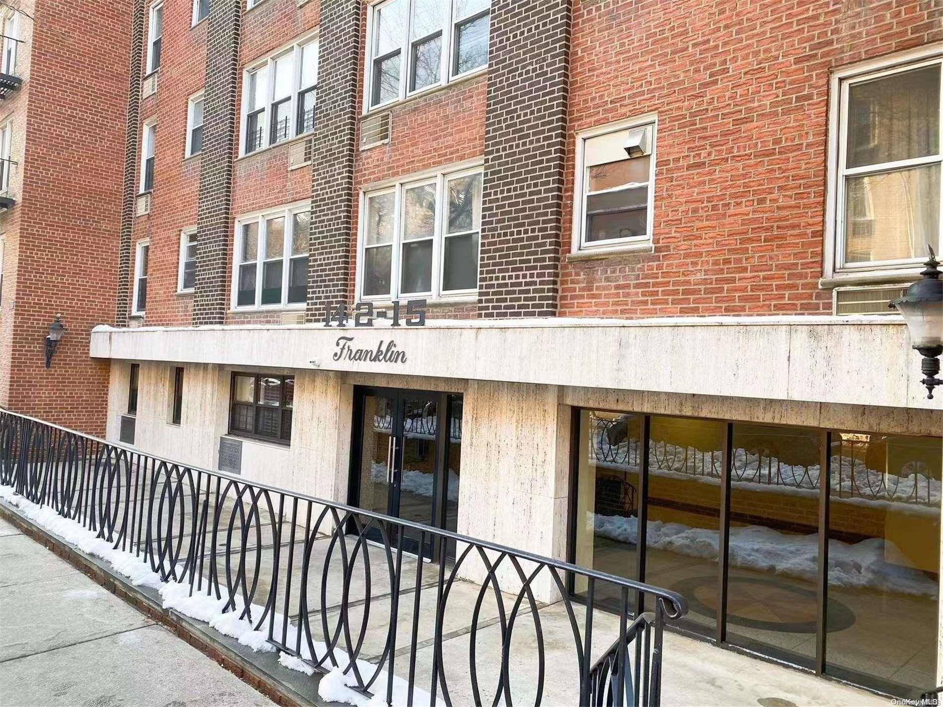 142-15 Franklin Ave #3B, Flushing, NY 11355