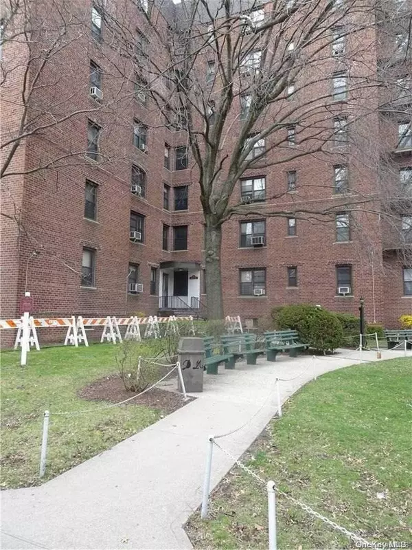 113-15 34 #2A, Corona, NY 11368