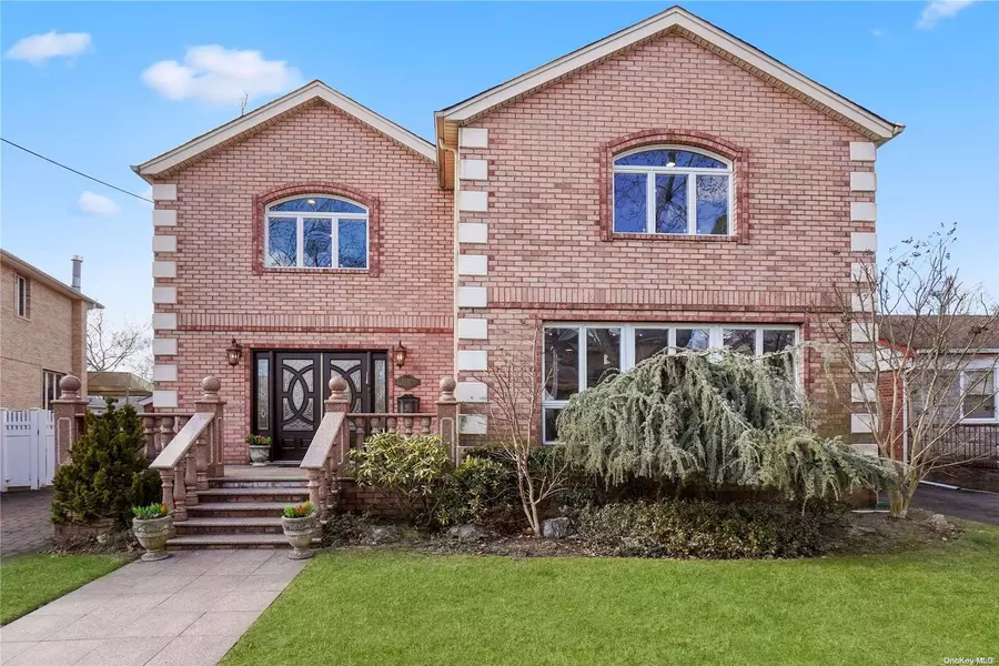 71-42 171st ST, Fresh Meadows, NY 11365