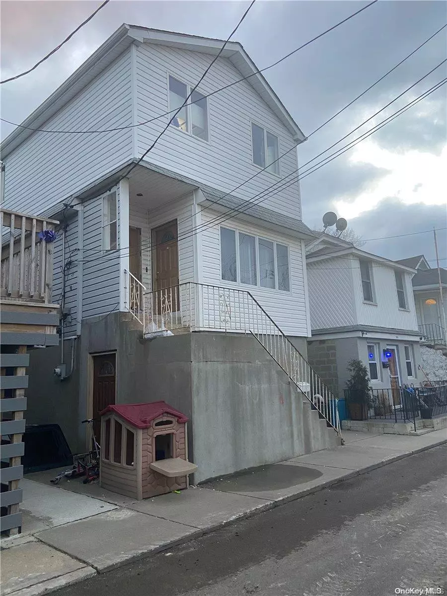 Howard Beach, NY 11414,102-10 164th AVE