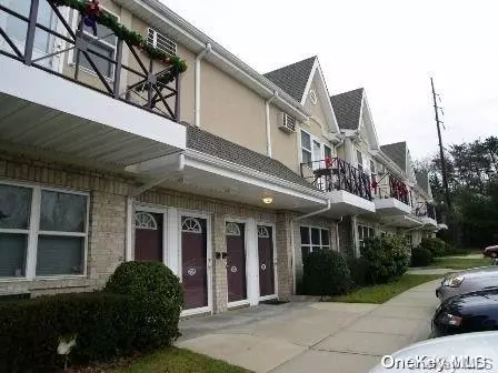 Glen Cove, NY 11542,209 Cambridge CT #209