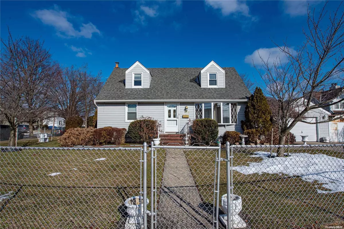 Hicksville, NY 11801,335 W Nicholai ST