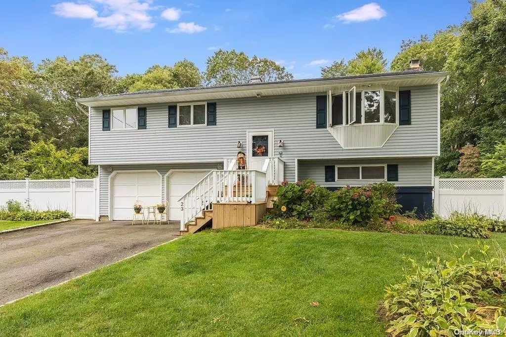 Port Jefferson Station, NY 11776,23 Shenandoah BLVD