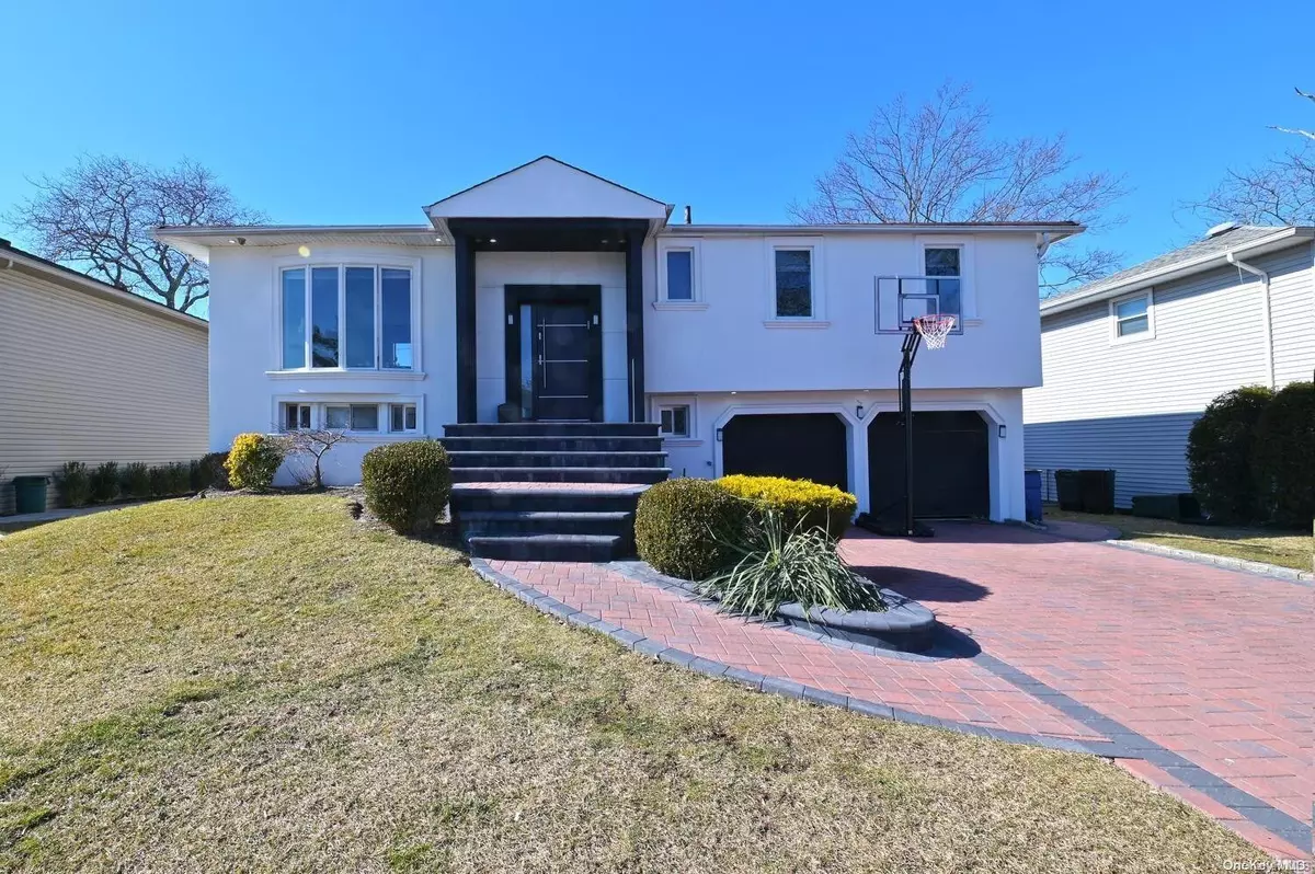 North Woodmere, NY 11581,717 Eagle Dr