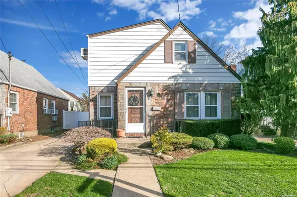 521 Adams AVE, West Hempstead, NY 11552