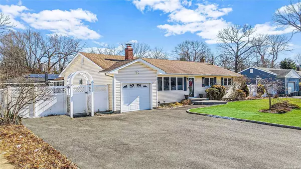 33 Woodland BLVD, Centereach, NY 11720