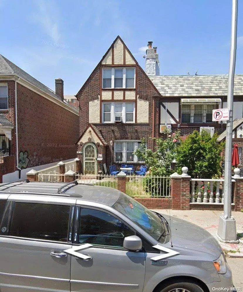 Jackson Heights, NY 11372,34-52 72 ST