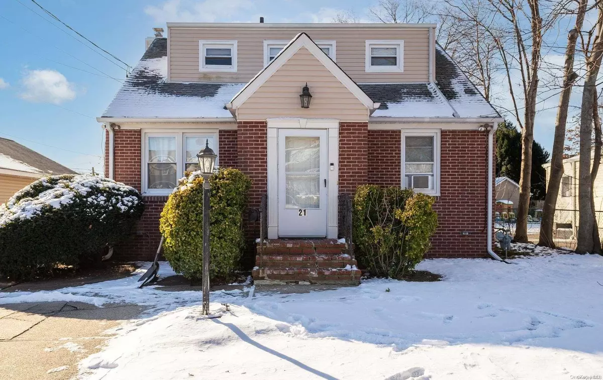 Hicksville, NY 11801,21 Howard ST