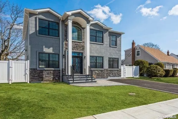 193 Cottage BLVD, Hicksville, NY 11801