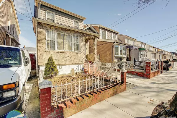 Hollis, NY 11423,90-29 180th ST