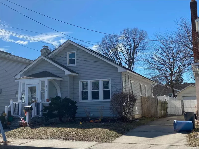 2860 Saint John RD, Oceanside, NY 11572
