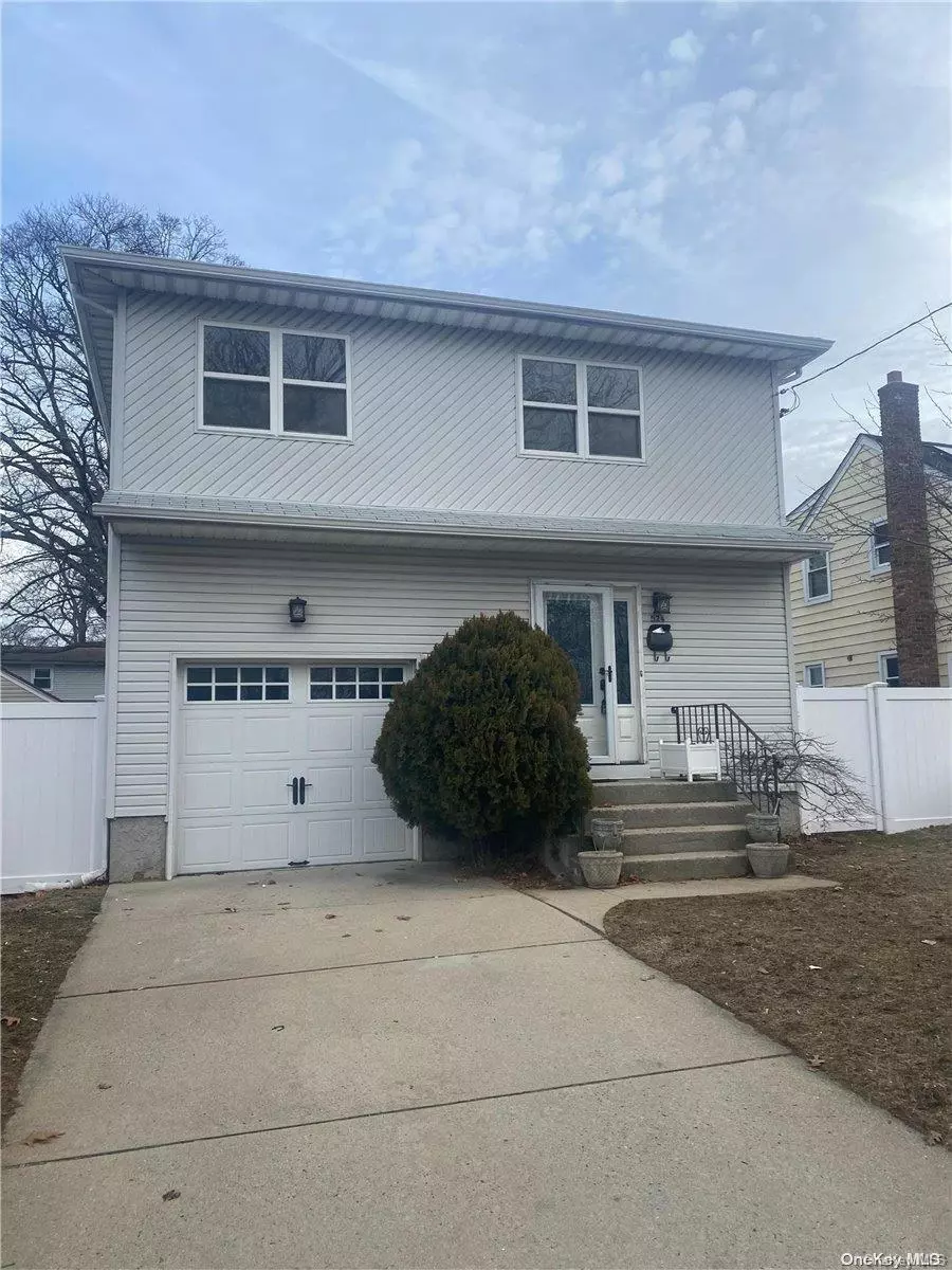 Rockville Centre, NY 11570,524 Jefferson AVE