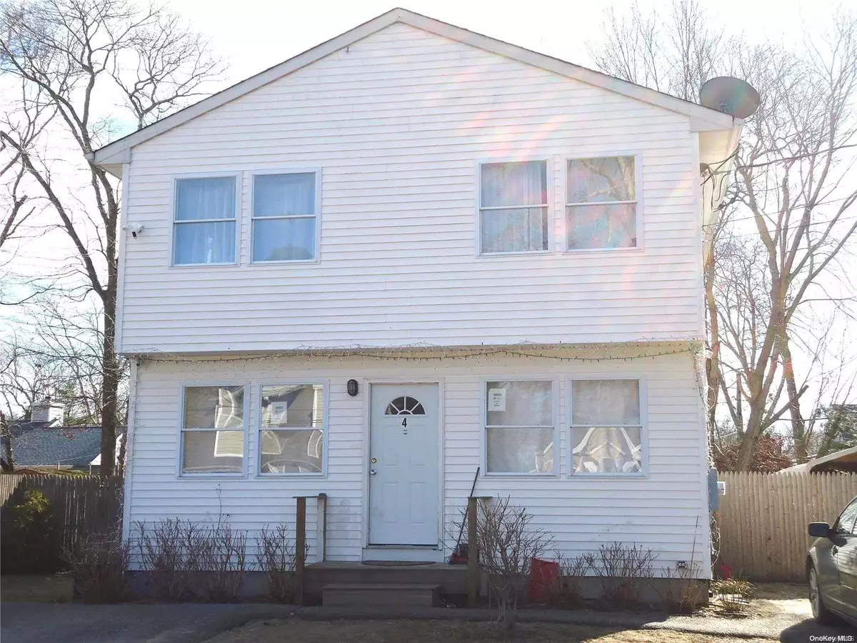 Hampton Bays, NY 11946,4 Liberty ST