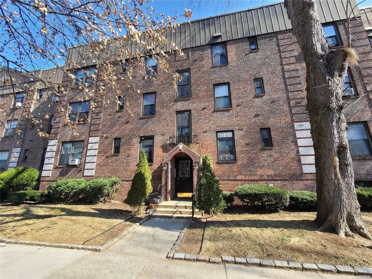 East Elmhurst, NY 11370,22-27 76 ST #2A