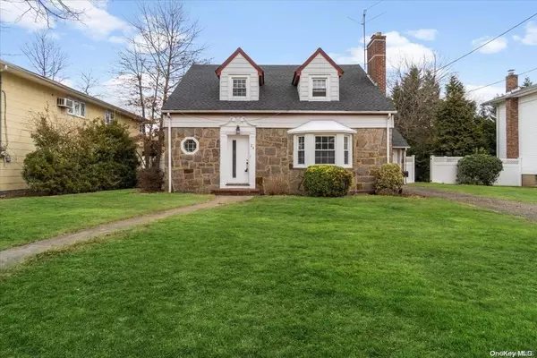 24 Clarendon Rd., Hempstead, NY 11550