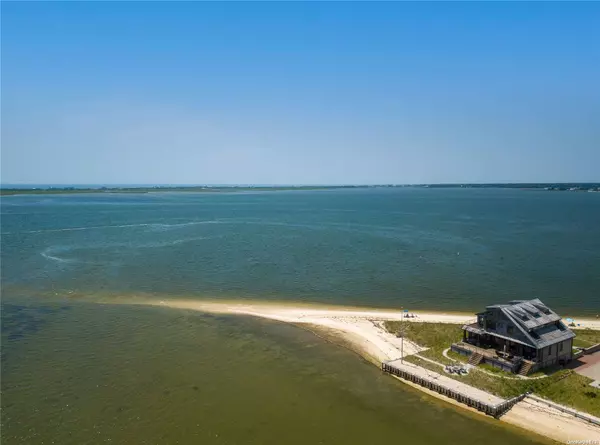 East Quogue, NY 11942,47 Shinnecock RD