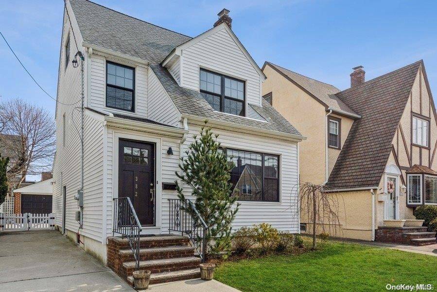 382 Marcellus RD, Mineola, NY 11501