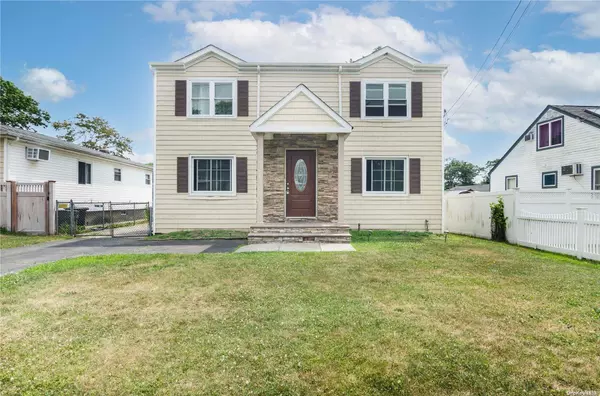 West Babylon, NY 11704,513 Mount PL