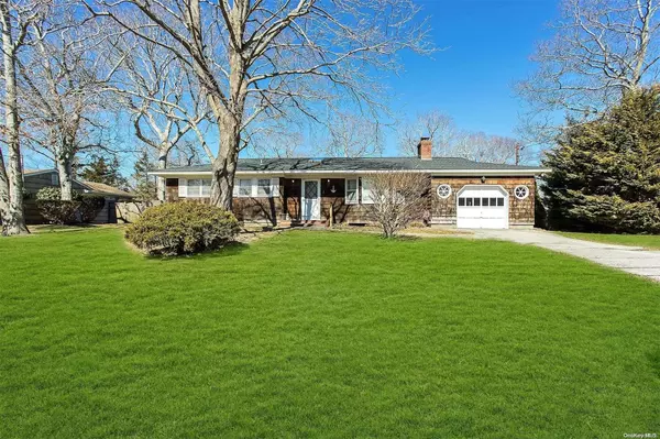 6 Sanderling LN, East Quogue, NY 11942