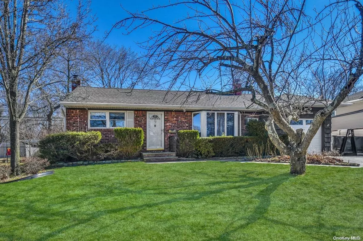 Commack, NY 11725,33 Ramsey RD