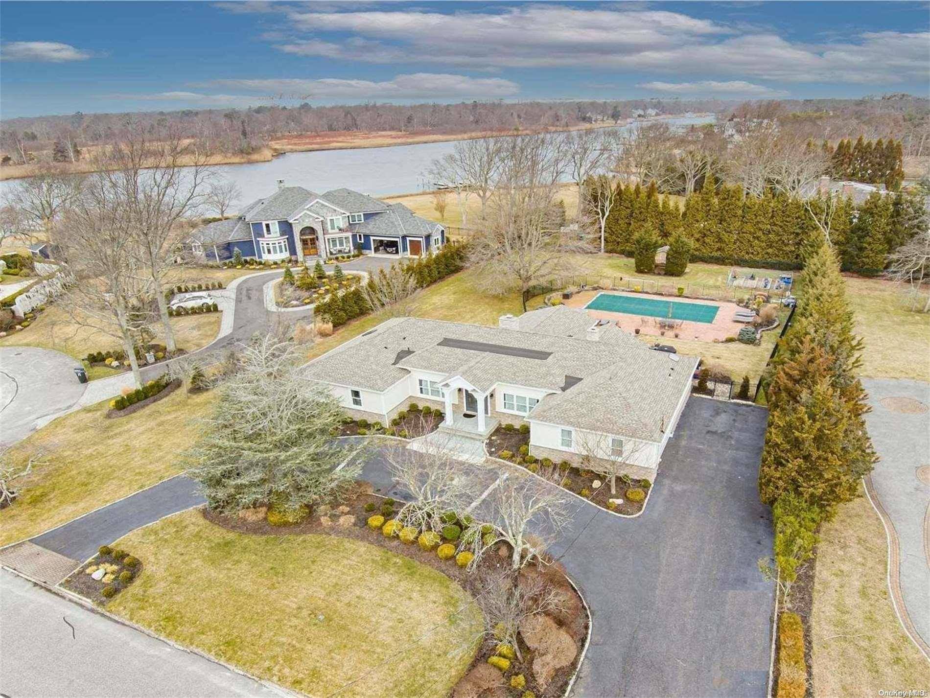67 The Helm, East Islip, NY 11730