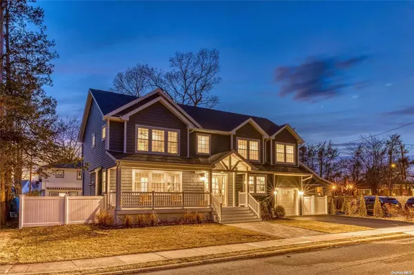 25 Derby CT, Malverne, NY 11565