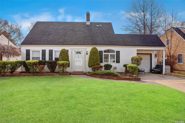 244 Curtis AVE, Carle Place, NY 11514