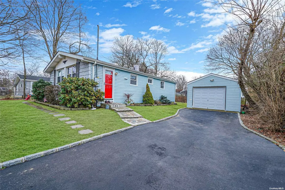 Central Islip, NY 11722,22 Hackmatac ST