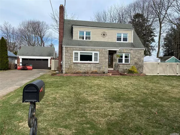 East Northport, NY 11731,542 4th ST