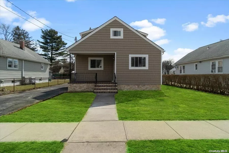 1934 Commonwealth AVE, Merrick, NY 11566