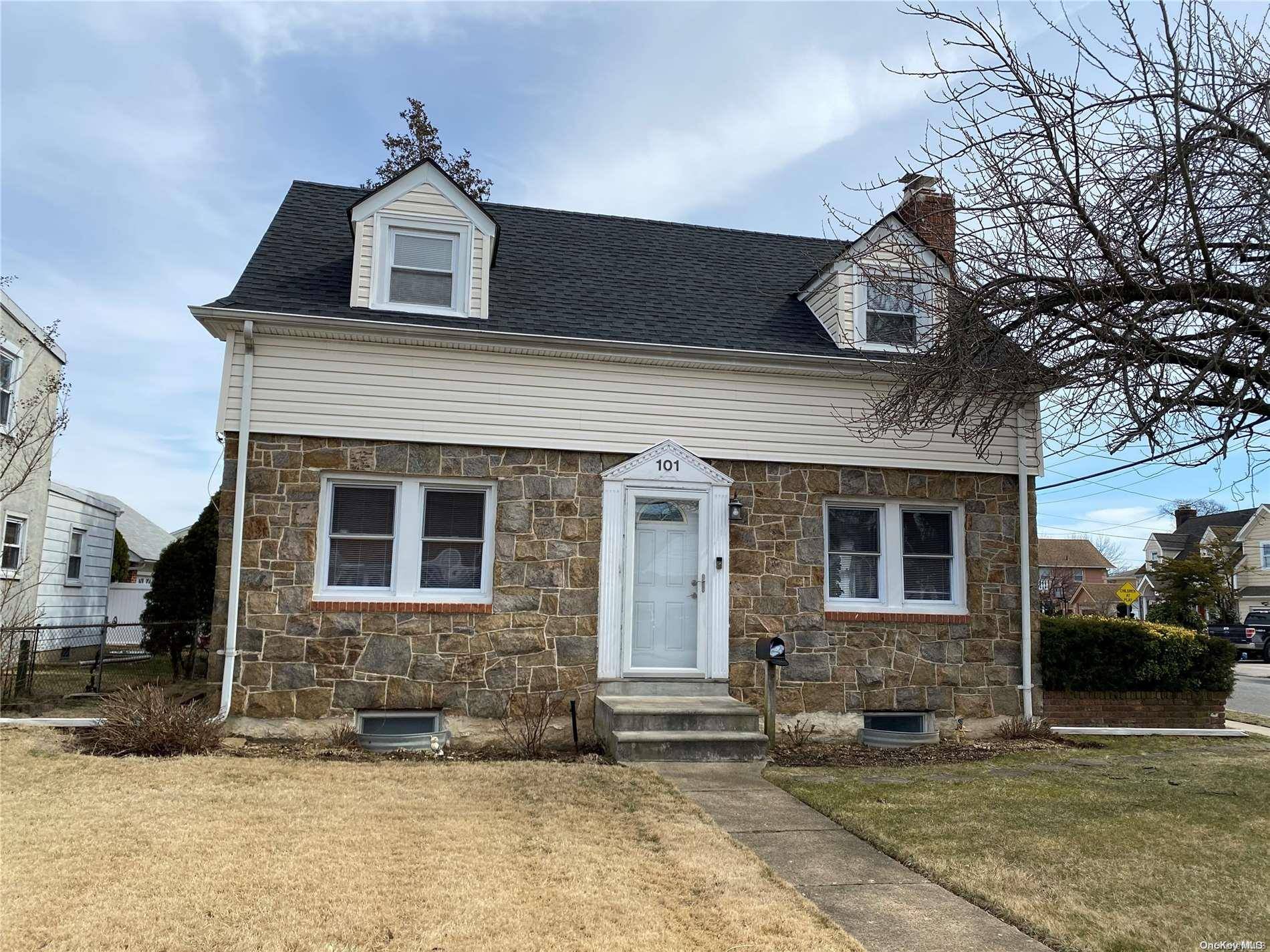101 Nassau BLVD, West Hempstead, NY 11552