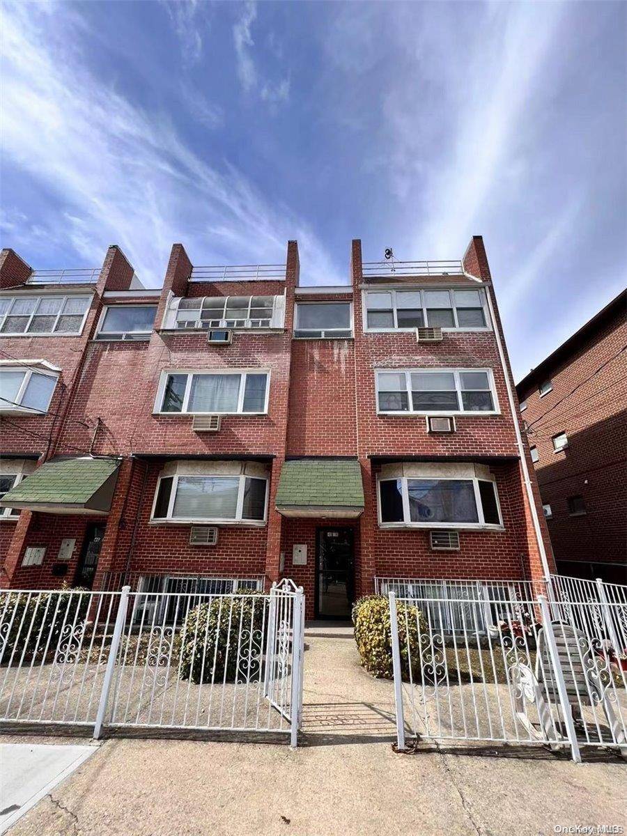 46-18 161 ST #C3, Flushing, NY 11358
