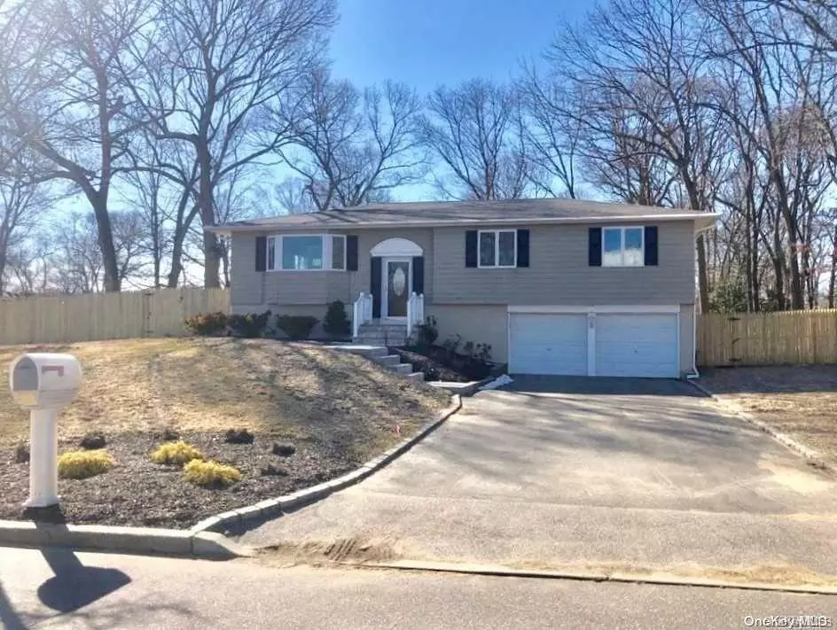 Commack, NY 11725,22 Ronde DR