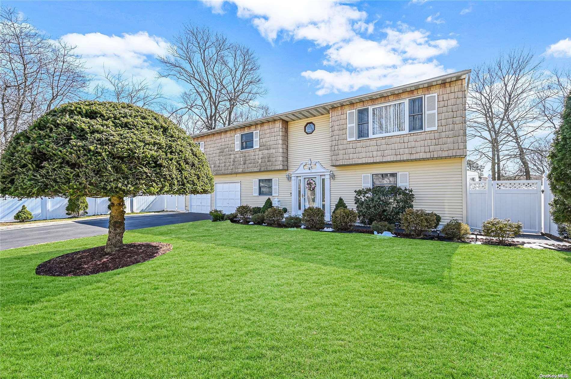 Brentwood, NY 11717,6 Stuyvesant ST