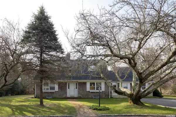 19 Marley LN, East Hampton, NY 11937