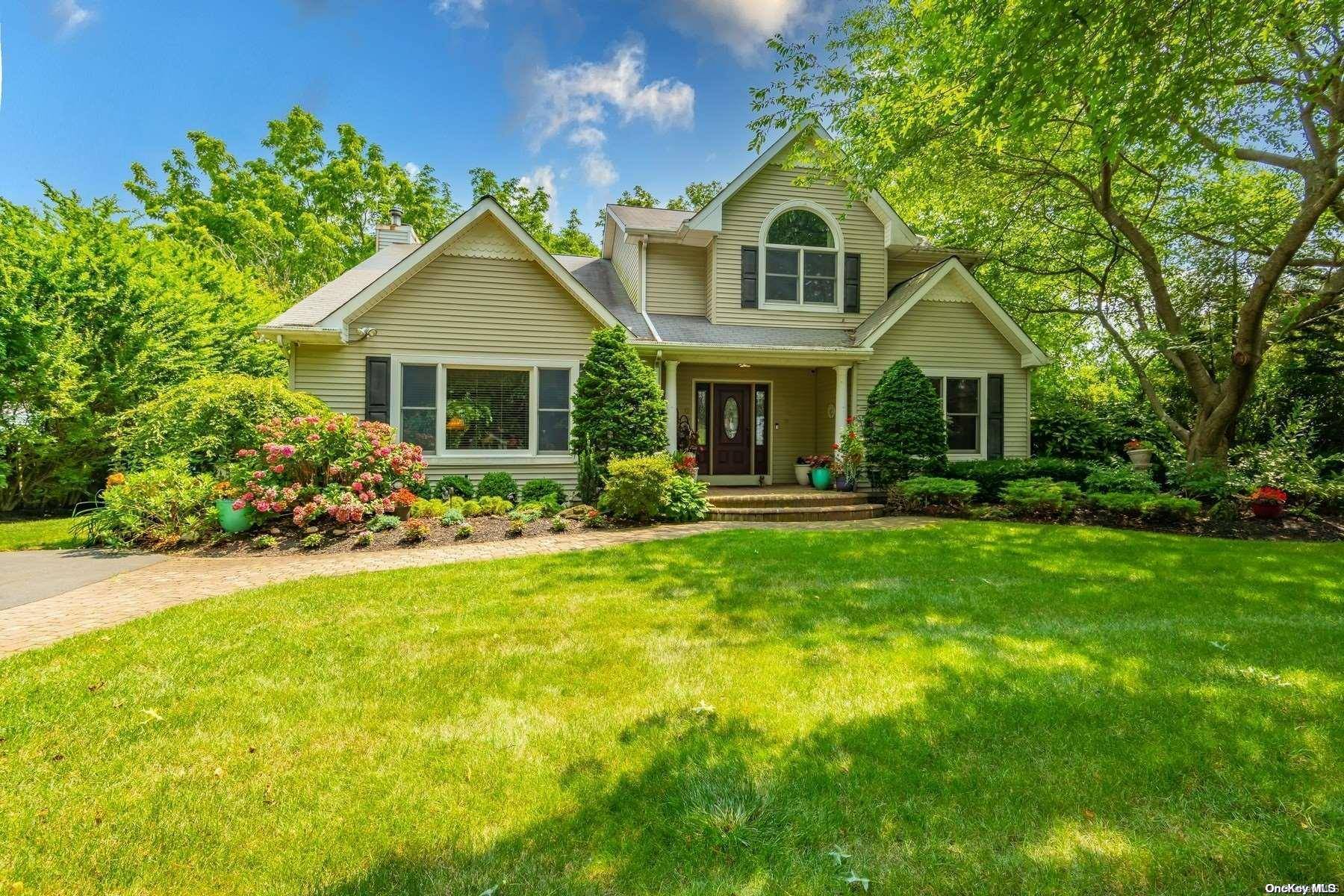 East Northport, NY 11731,808 6th ST