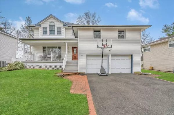 Plainview, NY 11803,16 Elmwood CT