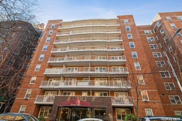 110- 20 71Road #516, Forest Hills, NY 11375