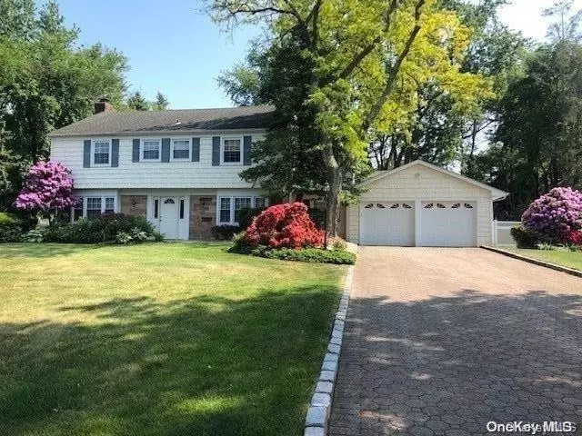 Stony Brook, NY 11790,6 Blackwell LN