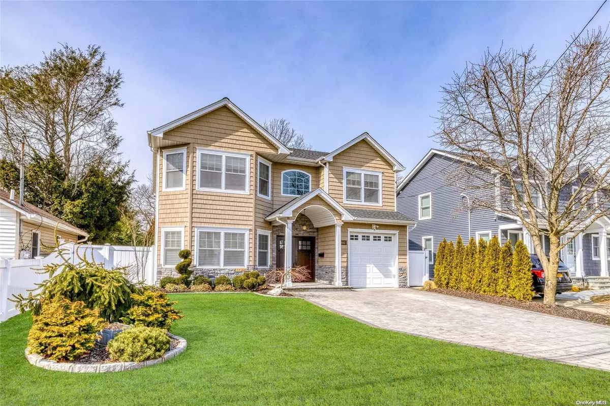 Merrick, NY 11566,1642 Maeder AVE