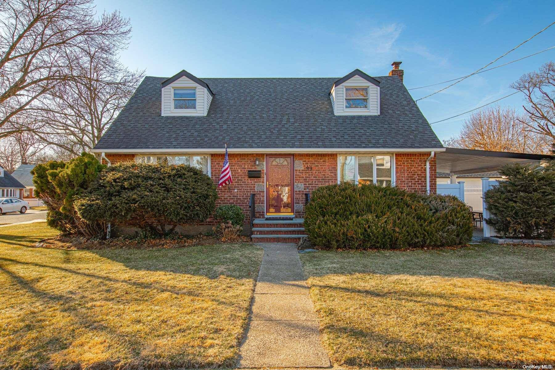 99 Danzig PL, Valley Stream, NY 11580