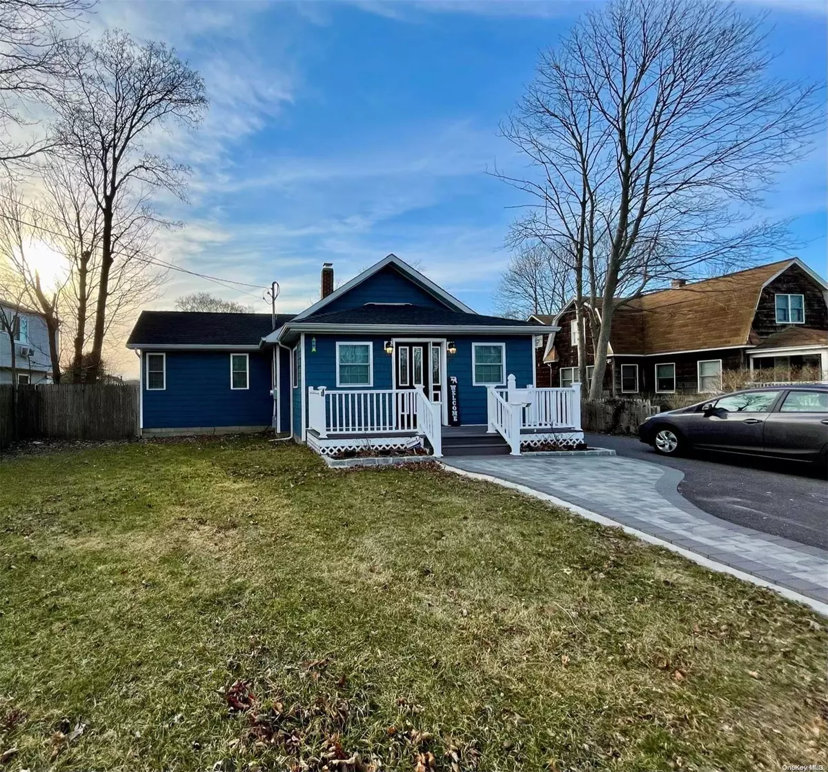 East Patchogue, NY 11772,70 Pine Neck AVE