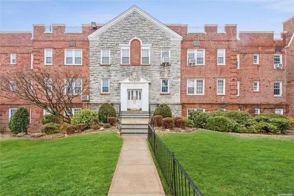 108 S Village AVE #3F, Rockville Centre, NY 11570