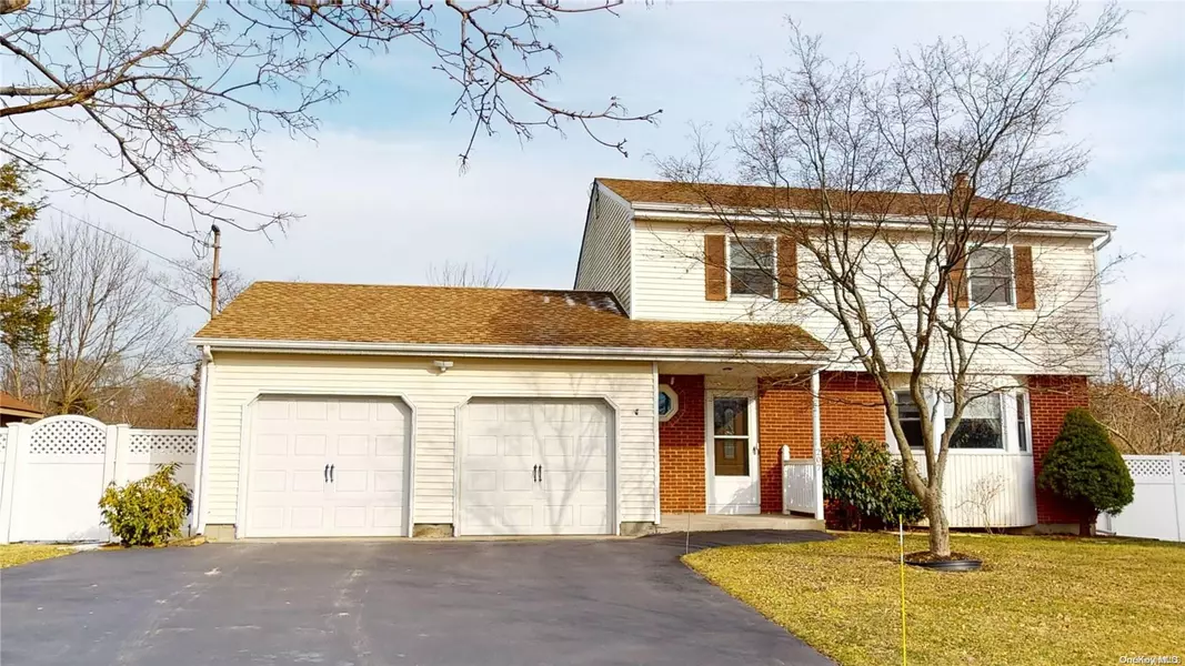 207 Mount Sinai Coram RD, Coram, NY 11727