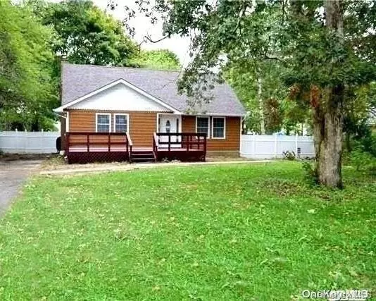 15 Dow ST, Central Islip, NY 11722