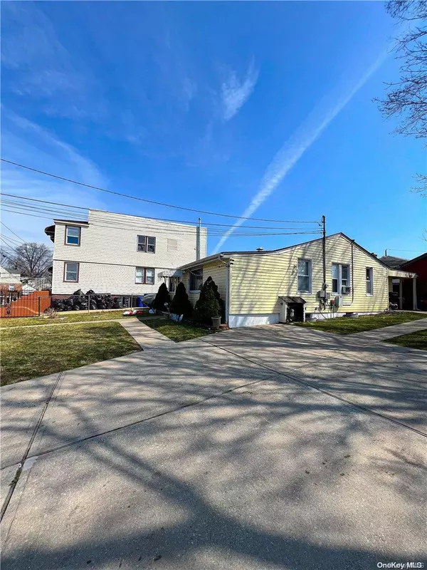 69 Hoeffner AVE, Elmont, NY 11003