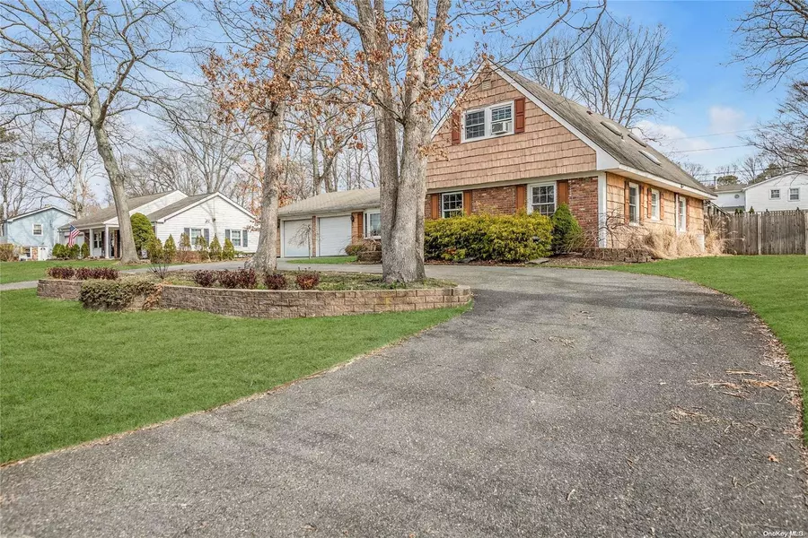 1017 Old Town RD, Coram, NY 11727