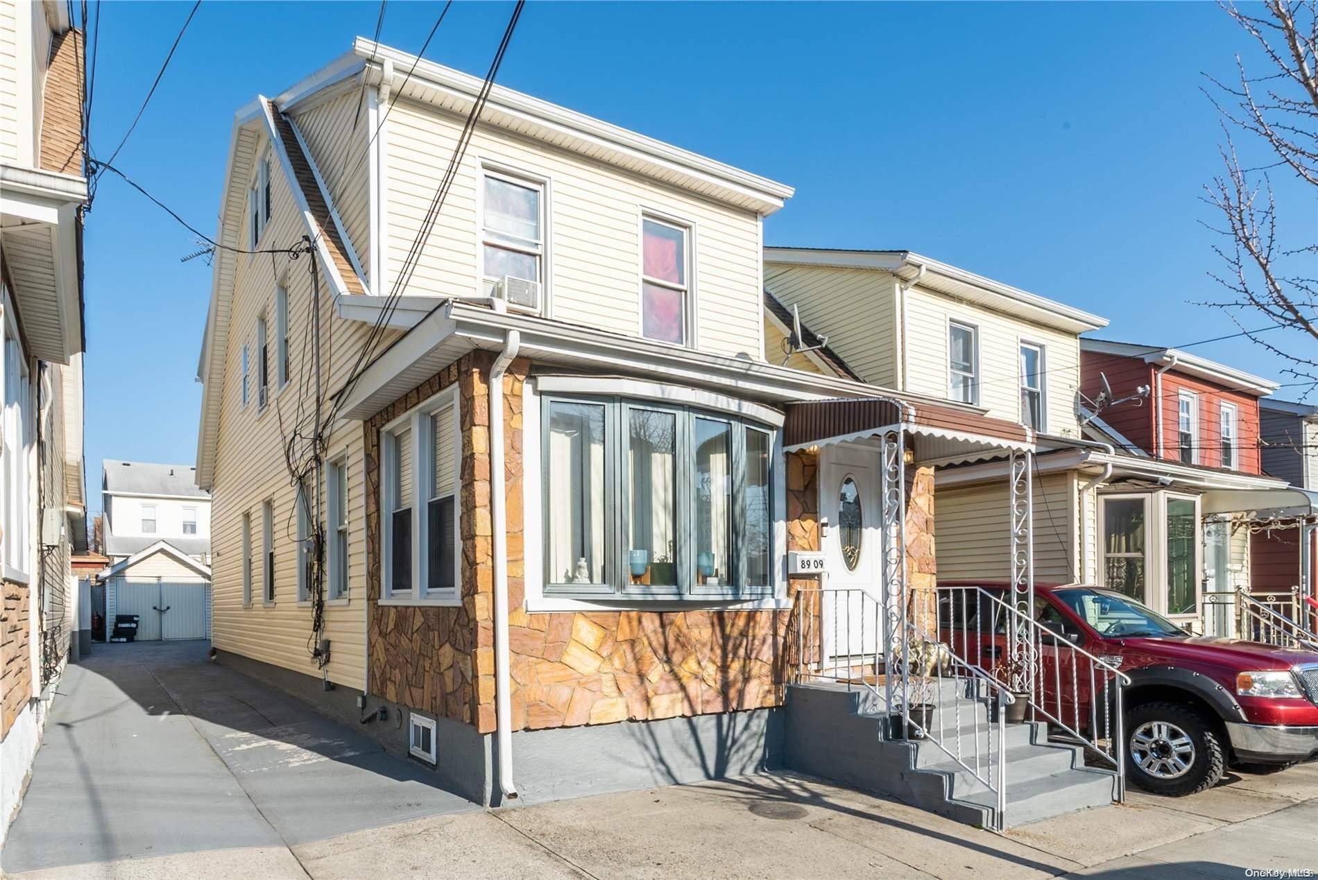 89-09 182nd Place, Hollis, NY 11423